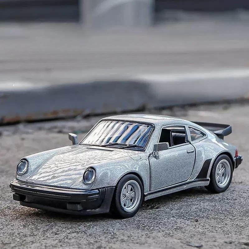 Model Kit Lamborghini - Modellino Auto in Scala 1:36 del