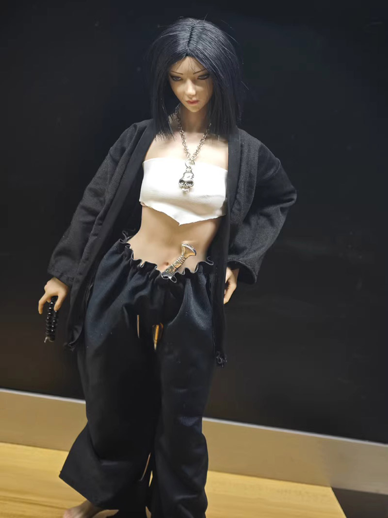 Set di vestiti per ragazza da  - Model Kit Girl recensione e prezzo