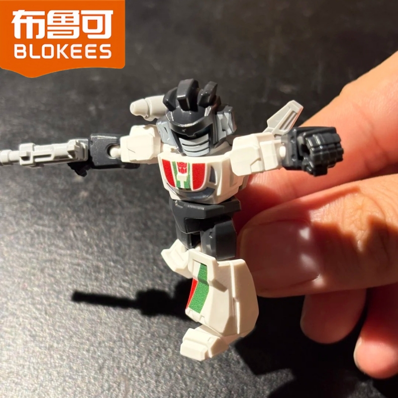 Blokees Transformers Defender  - Model Kit Optimus Prime recensione e prezzo